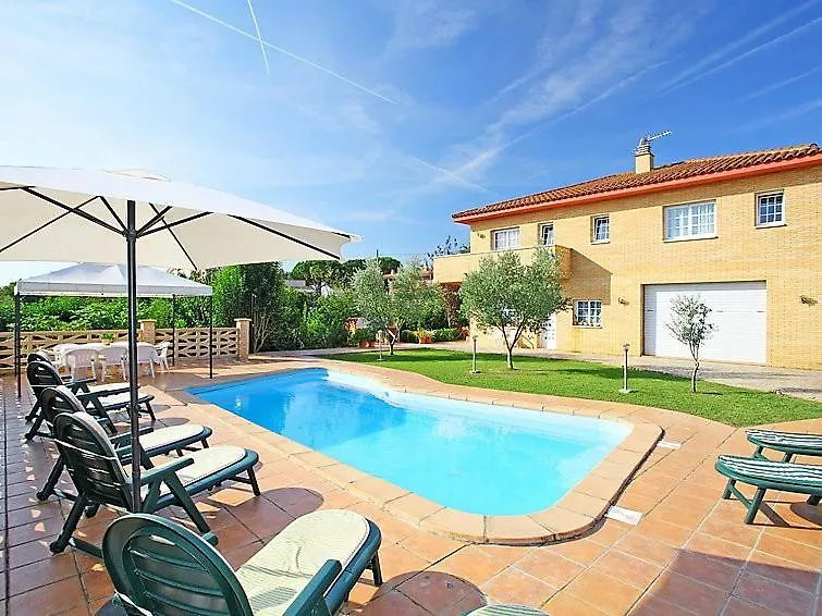 Sils Catalunya Casas Tranquil Costa Brava Retreat With Private Suite! 0*,  ספרד